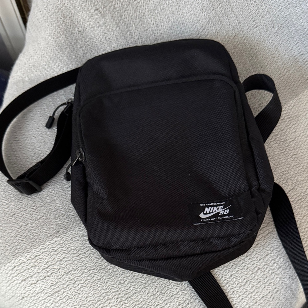 Nike SB Heritage Black Crossbody Bag